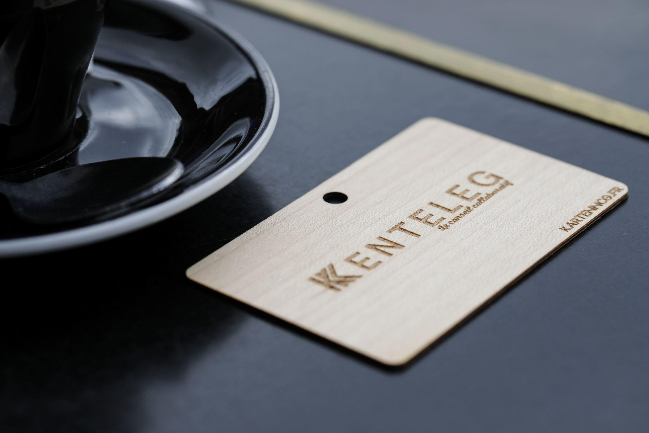 Carte de visite de Kenteleg en bois - accompagnement d entreprise kenteleg